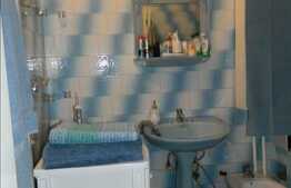 Casa cu 4 camere, 90 mp, teren 300 mp, mobilata, zona linistita