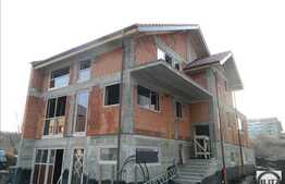 Casa individuala cu 8 camere, 340 mp utili, 470 mp teren, finisata!