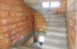 Casa individuala la rosu, 230 mp utili, teren de 466 mp! Zona Luna de Sus!