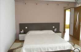 Casa 153 mp utili, pentru locuit si 110 mp spatiu comercial