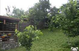 Casa 153 mp utili, pentru locuit si 110 mp spatiu comercial