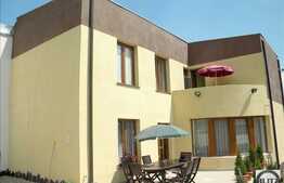 Casa 153 mp utili, pentru locuit si 110 mp spatiu comercial