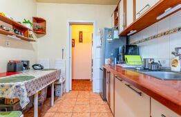 3 cam, decomandat, etaj 3, Unirii 3, 61 mp, sud, comision 0