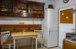 Apartament cu  2 camere, curte, 50 mp | Piața Cipariu, Negociabil