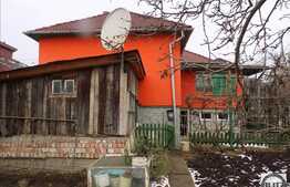 Casa individuala, 145 mp, 1057 mp teren, partial mobilata, zona linistita!