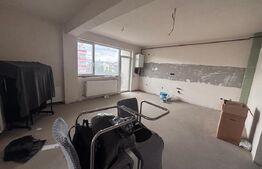 Apartament 3 camere, 2 bai, 64 mp, parcare, intermediar, zona Terra