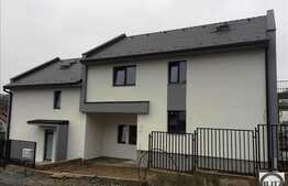 Triplex, 138 mp utili, teren 350 mp, zona linistita de case