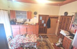 Apartament 2 camere decomandat cu 104 mp teren in acte etaj 2, Vila