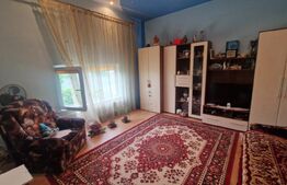 Apartament 2 camere decomandat cu 104 mp teren in acte etaj 2, Vila