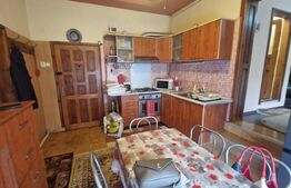 Apartament 2 camere decomandat cu 104 mp teren in acte etaj 2, Vila