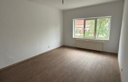 Spatiu central, 3 incaperi, 65 mp, prima închiriere  – 21 Decembrie 