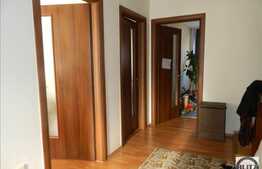 Vanzare casa insiruita cu 200 mp utili, teren de 370 mp! Zona de case!