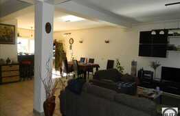 Vanzare casa insiruita cu 200 mp utili, teren de 370 mp! Zona de case!