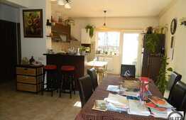 Vanzare casa insiruita cu 200 mp utili, teren de 370 mp! Zona de case!