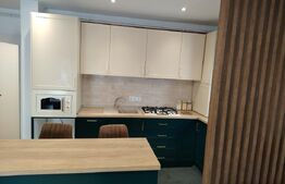 Apartament la casă, 70 mp, parcare, zona Vivo