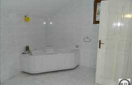 Vanzare casa 5 camere, 260 mp, teren 410 mp, front 12.5 ml, zona linistita!