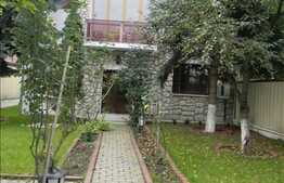 Vanzare casa 5 camere, 260 mp, teren 410 mp, front 12.5 ml, zona linistita!