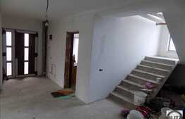 Casa individuala, 270 mp, 680 mp teren, zona linistita de case si vile