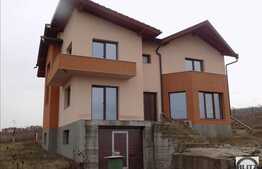 Casa individuala, 270 mp, 680 mp teren, zona linistita de case si vile