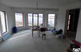 Casa individuala, 270 mp, 680 mp teren, zona linistita de case si vile