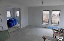 Casa individuala, 270 mp, 680 mp teren, zona linistita de case si vile