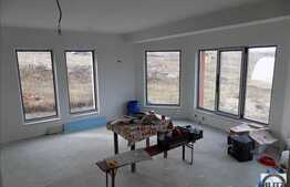 Casa individuala, 270 mp, 680 mp teren, zona linistita de case si vile