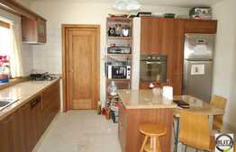 Casa individuala, 214 mp utili, teren de 896 mp, zona Europa!