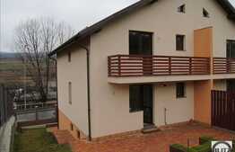 Duplex de vanzare, 153 mp utili cu teren de 300 mp, zona Oasului!