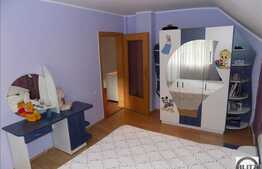 Casa individuala, 250 mp utili, 1300 mp teren, zona linistita de case si vile