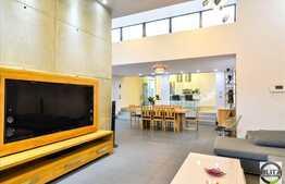 Casa 950 mp, cu teren de 1300 mp, zona Andrei Muresanu!