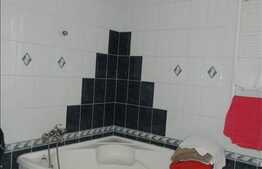 Casa demolabila plus teren 1250 mp