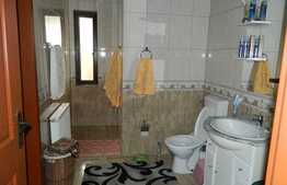 Casa individuala cu 240 mp, teren de 700 mp, imobil nou! Zona E60!