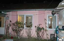 Casa cu 3 camere, 78 mp, 138 mp teren, mobilata, zona Plopilor!