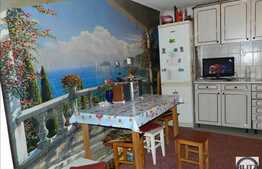 Casa cu 3 camere, 78 mp, 138 mp teren, mobilata, zona Plopilor!