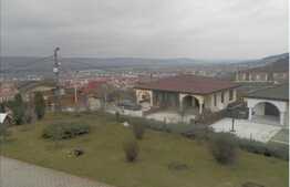 Casa individuala cu 175 mp utili, teren de 950 mp! Zona linistita, de case!