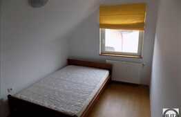 Doua case individuale, curte comuna, 413 mp utili, 438 mp teren