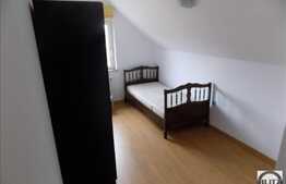 Doua case individuale, curte comuna, 413 mp utili, 438 mp teren