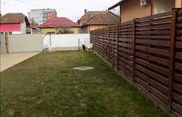 Doua case individuale, curte comuna, 413 mp utili, 438 mp teren