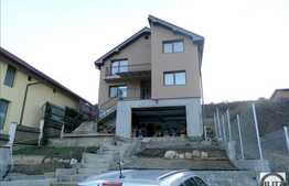 Casa individuala de vanzare , 216 mp , 932 teren, garaj, zona Vivo 