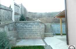 Casa individuala de vanzare , 216 mp , 932 teren, garaj, zona Vivo 