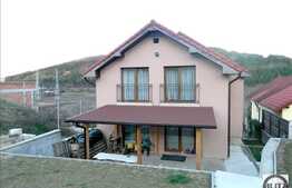 Casa individuala de vanzare , 216 mp , 932 teren, garaj, zona Vivo 