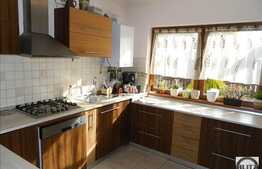 Duplex 5 camere, 200 mp, teren 300 mp, garaj, balcon, zona linistita!