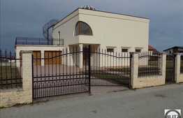 Casa individuala, 360 mp utili, 1000 mp teren! Semifinisata, zona linistita!