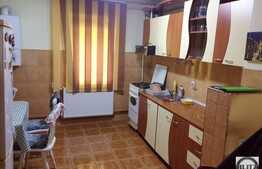 Apartament de vanzare 65 mp, 3 camere, decomandat, boxa, zona strazii Bucuresti