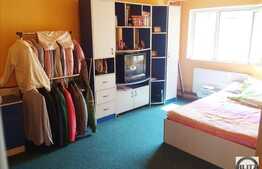 Apartament de vanzare 65 mp, 3 camere, decomandat, boxa, zona strazii Bucuresti