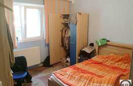 Apartament de vanzare 65 mp, 3 camere, decomandat, boxa, zona strazii Bucuresti