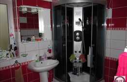 Duplex cu 220 mp utili, teren de 300 mp, zona usor accesibila! Imobil nou!