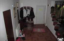 Duplex cu 220 mp utili, teren de 300 mp, zona usor accesibila! Imobil nou!