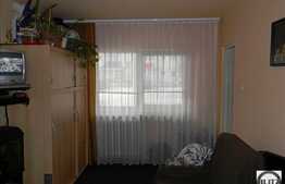 Vanzare 1 camera recent renovat!