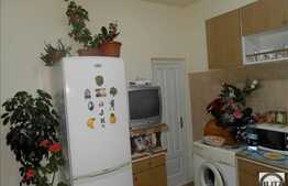 Vanzare casa, 80 mp utili cu teren de 200 mp, zona Paris